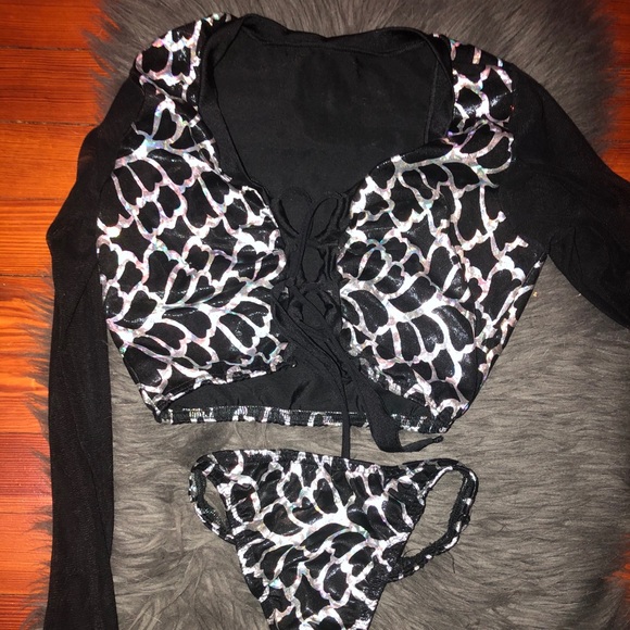 Two Piece long sleeve bikini - Picture 4 of 6